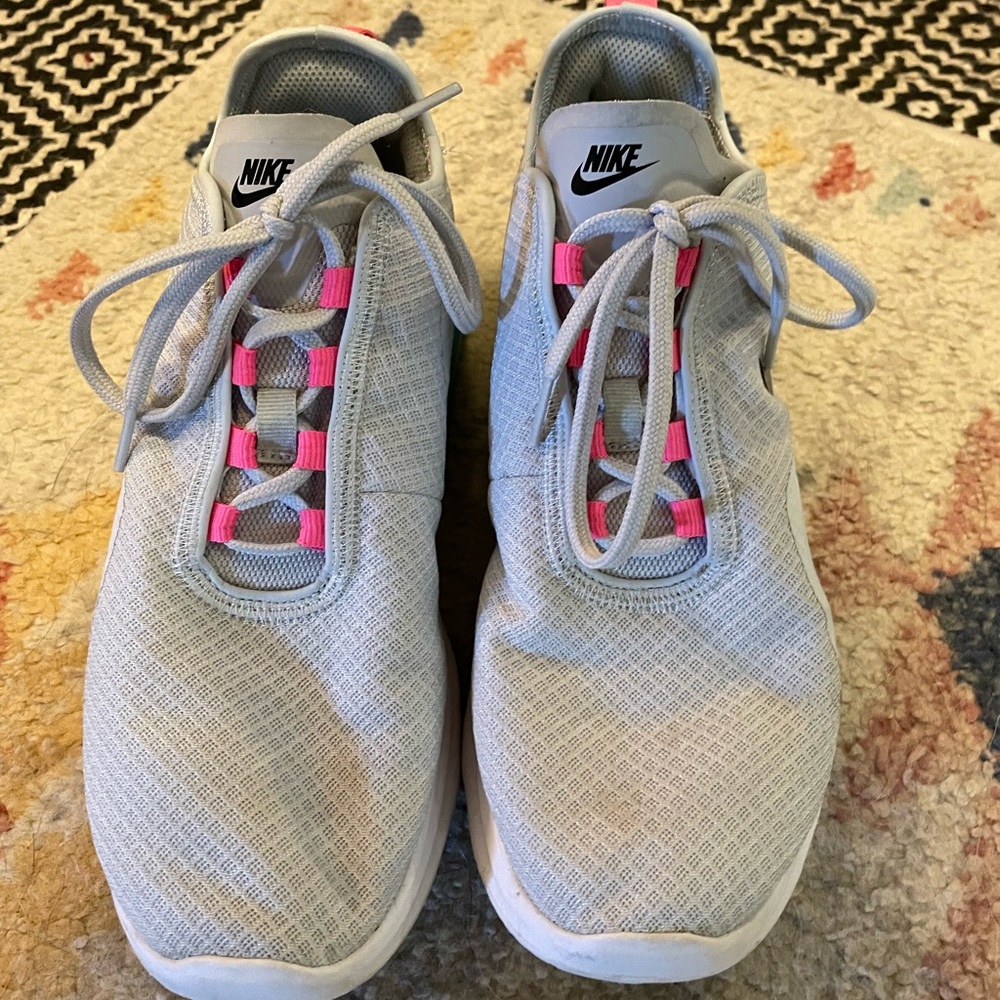 Nike Air Max Motion 2